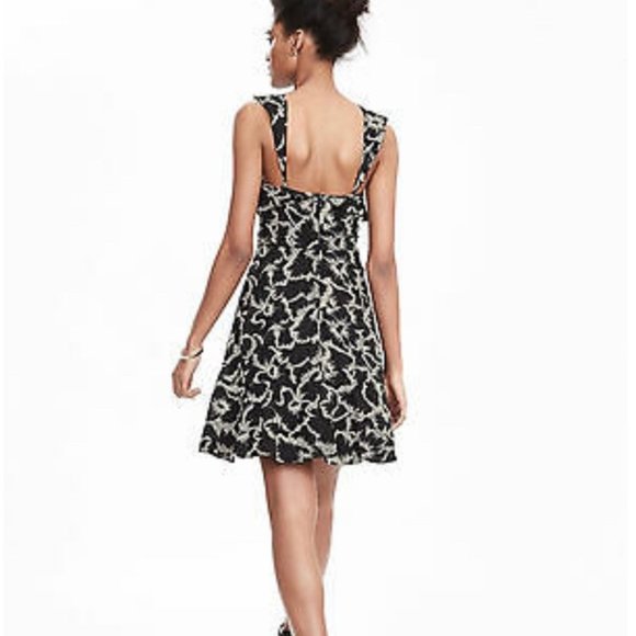 Banana Republic Embroidered Cross Ruffle Dress.  6 - Picture 3 of 4